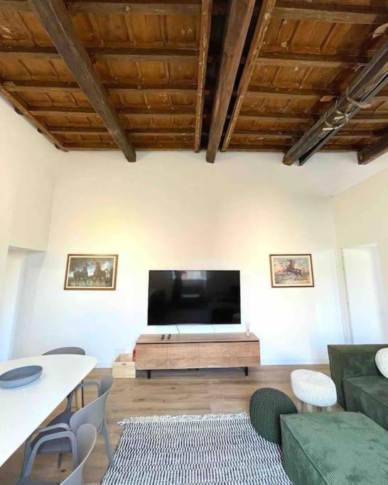 Aphrodite Apartment Piazza Venezia Рим Екстер'єр фото