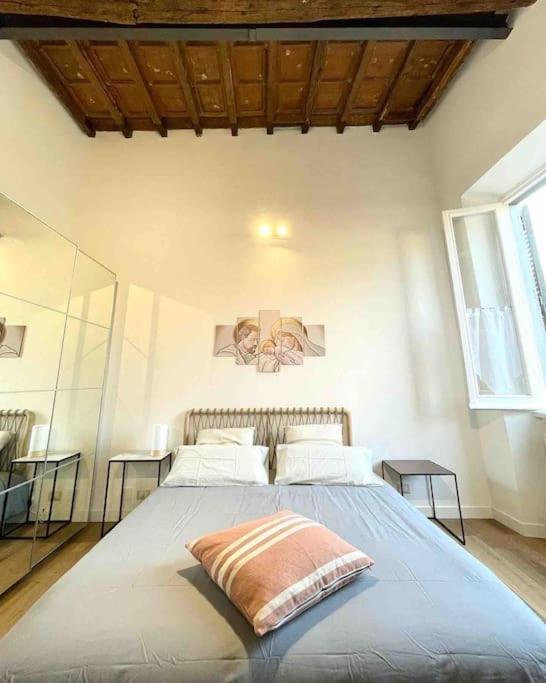 Aphrodite Apartment Piazza Venezia Рим Екстер'єр фото